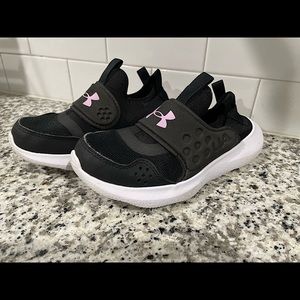 Little girls Under Armour non tie  Sneakers